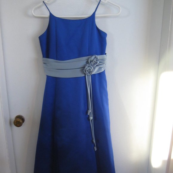 Alfred Angelo, beautiful satiny 2 tone blue girls dress, size 8 - Picture 1 of 11